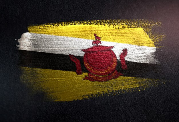 Brunei-Flagge gemacht von der metallischen Bürsten-Farbe auf dunkler Wand des Schmutzes