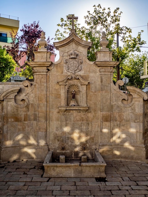 Brunnen neben der Porta dos Cavaleiros Viseu