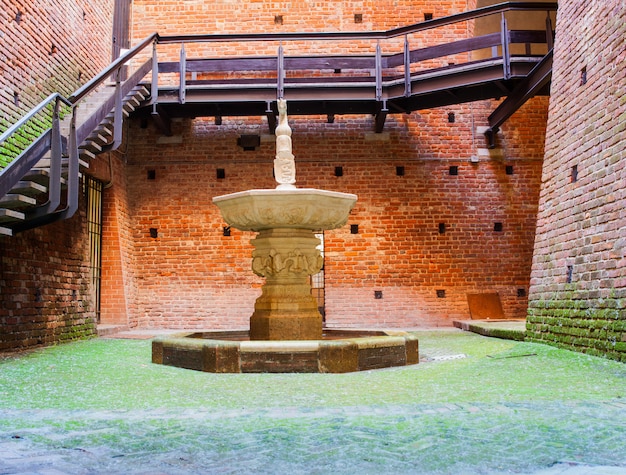 Brunnen, Sforzesco-Schloss, Mailand