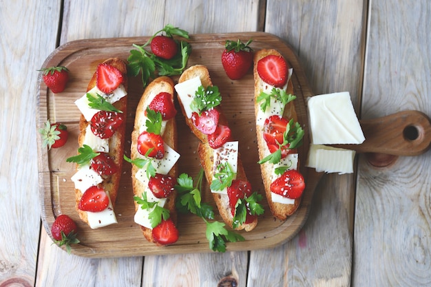 Bruschetta de fresa Tostada de fresa