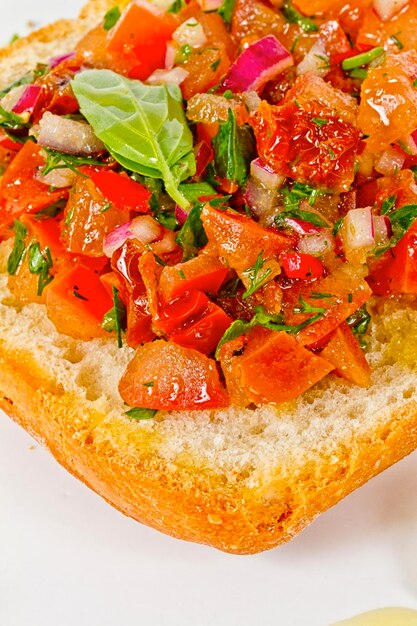 Foto bruschetta pão de alho italiano torrado com tomate