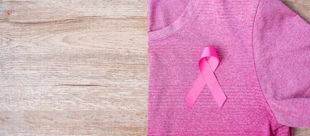 Foto brustkrebs-bewusstseinsmonat mit rosa band