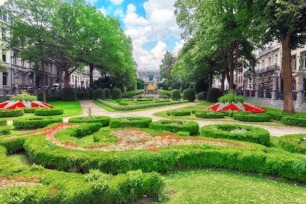 BRUXELAS BÉLGICA 07 DE JULHO DE 2016 Jardim do Pequeno Sablon Jardin du Petit Sablon