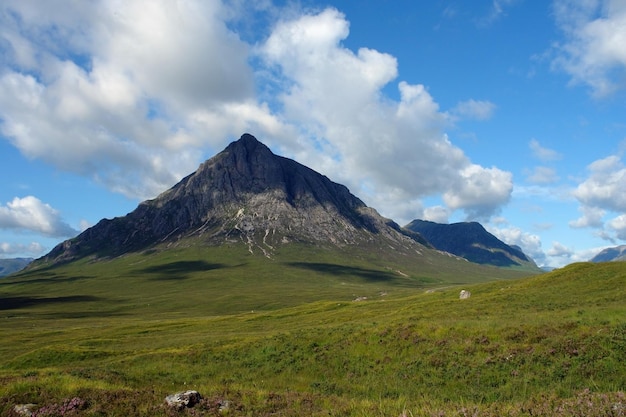 Buachaille Etive Mor en un ambiente soleado