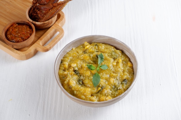 Bubur manado ou mingau de tinutuan comida indiana mingau de arroz tradicional de manado