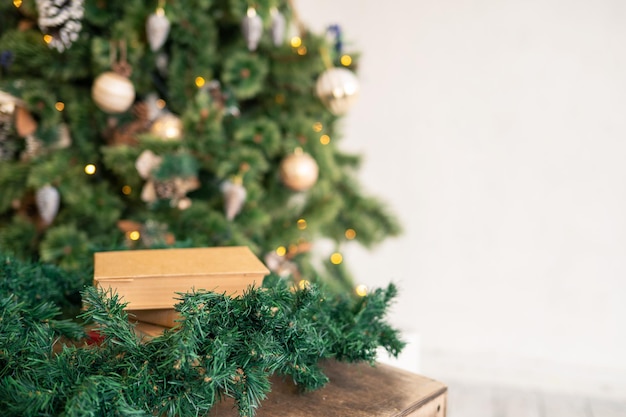 Buchen Sie mit Kopienraum am Weihnachtsbaum