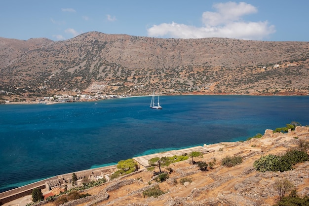 Bucht in der Nähe der Insel Spinalonga in Griechenland