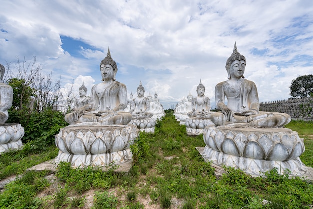 Buda blanco en Tailandia