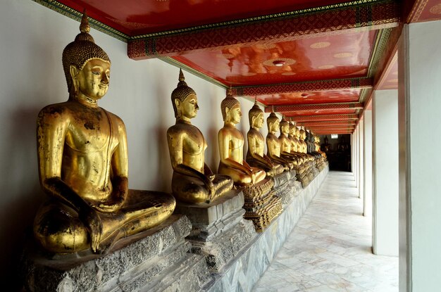 Buda esculturas doradas estatuas de Buda de oro Tailandia Bangkok templo Wat Mahathat Wat Po Thai