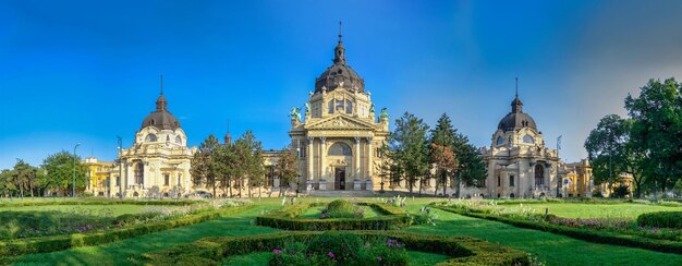 Budapest Hungria 21082021 Banho medicinal Térmico Szechenyi em Budapeste Hungria em uma manhã ensolarada de verão