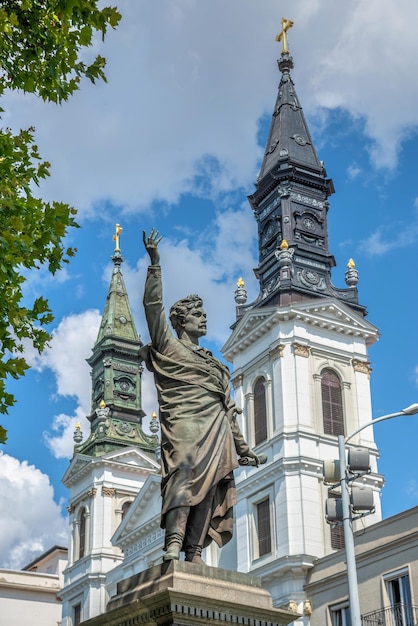 Budapeste Hungria 21082021 Estátua de Sandor Petofi em Budapeste Hungria em um dia ensolarado de verão