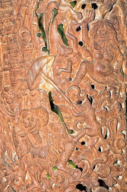Buddha-Gesicht aus geschnitztem Holz, Nahaufnahme, Detail in Indonesien