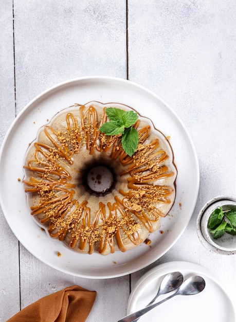 Budín de bizcocho de loto o bizcocho de caramelo, budín de speculoos o gelatina