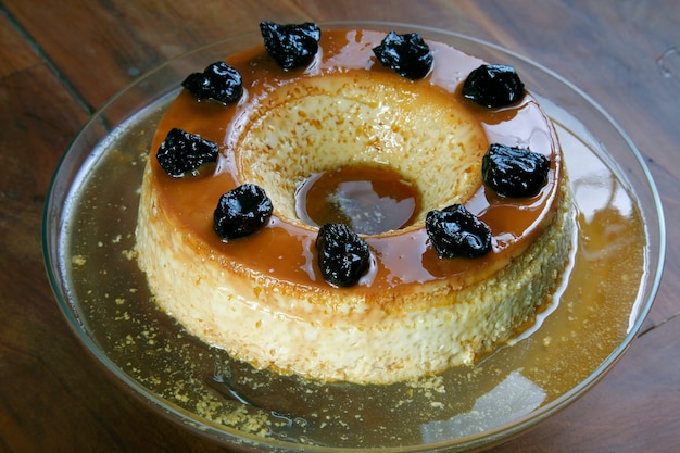 Budín de leche y huevos con almíbar