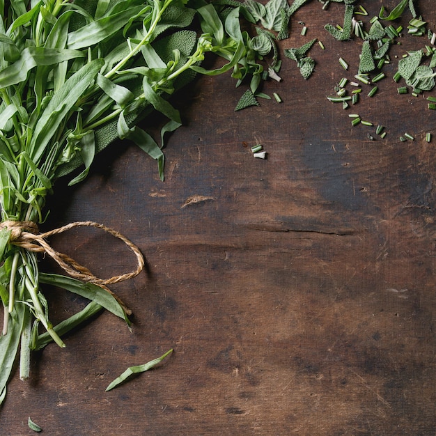 Foto bündel frische italienische kräuter