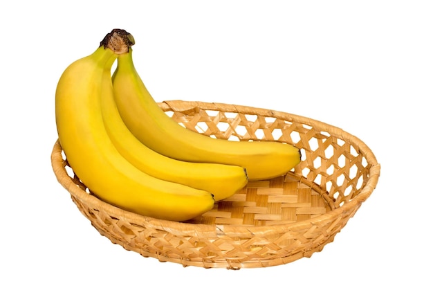 Bündel reife Bananen in einem WeidenplatexA