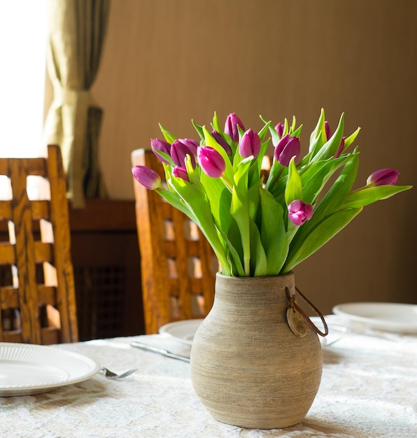 Bündel Tulpen in der Vase