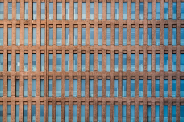 Bürogebäude mit Fensterreihen