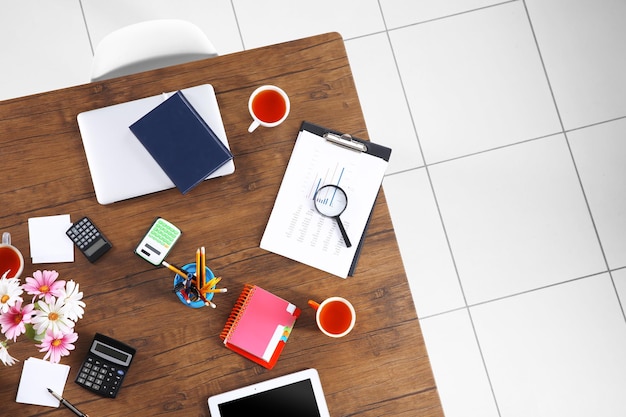 Bürotisch für Besprechungen von oben