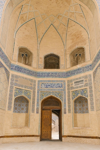 Bukhara Uzbekistán Diciembre 2022 Portal a la Mezquita Kalyan