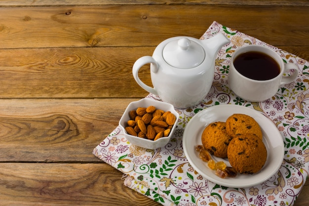 Bule e biscoitos caseiros