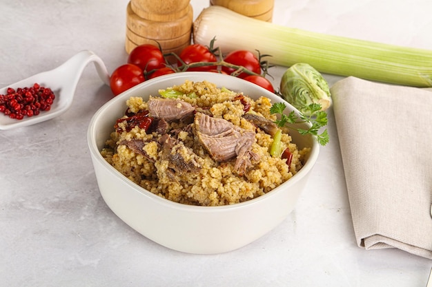 Bulgur mit Lamm und Gemüse