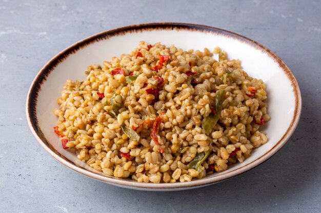 Bulgur pilaf con nombre turco Firik firikli bulgur pilavi