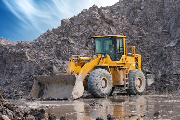 Bulldozer em um canteiro de obras