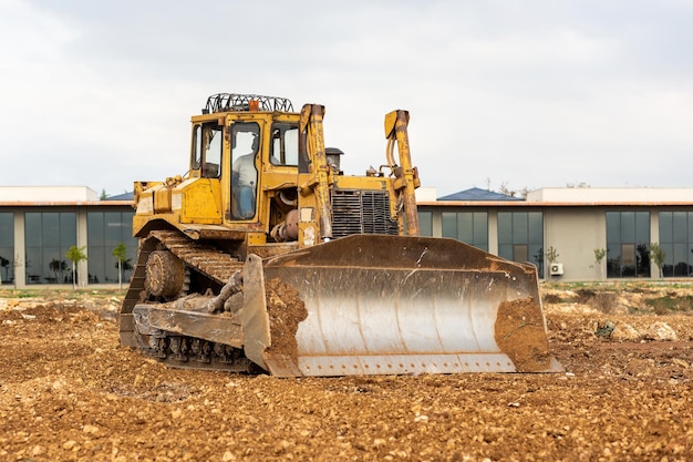 Bulldozer de trabajo de construcción Equipo de movimiento de tierras Bulldozer para limpieza de terrenos, nivelación.