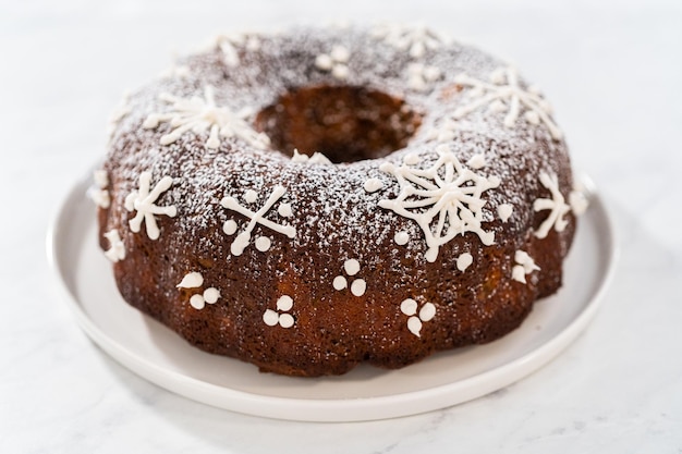 Bundt cake de jengibre con relleno de caramelo