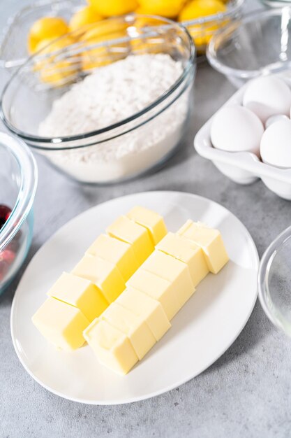 Bundt cake de limón y arándanos