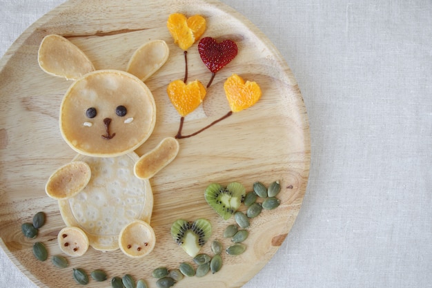 Bunny panqueca café da manhã, divertido arte de comida para crianças