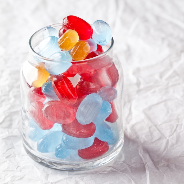 Bunte Bonbons im Glas