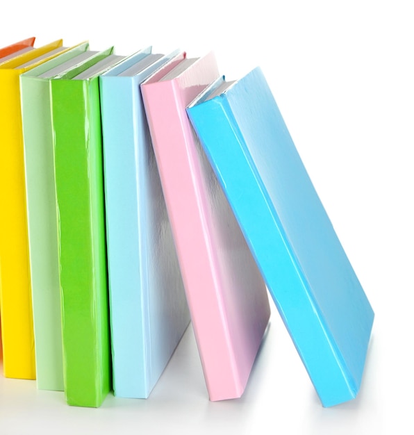 Bunte Bücher isoliert auf weiß