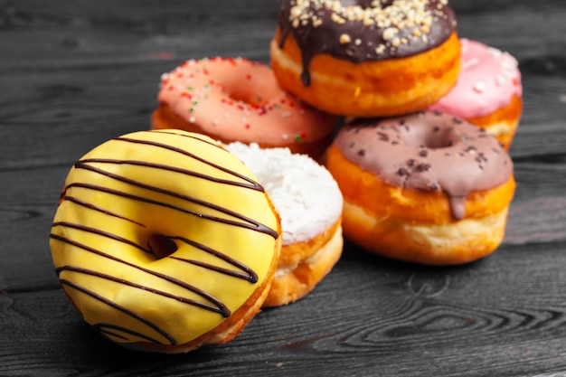 Bunte frische Donuts