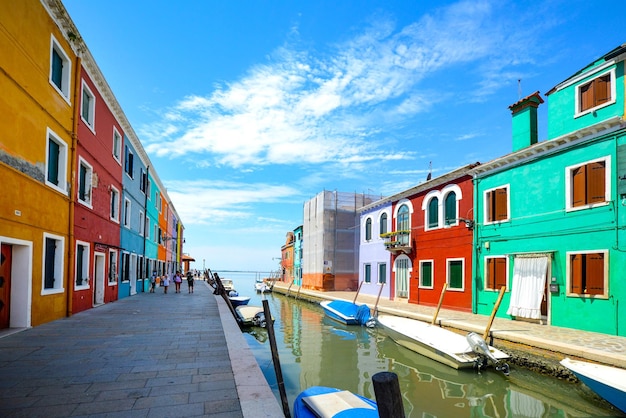 Bunte Häuser in Insel Burano Venedig Italien