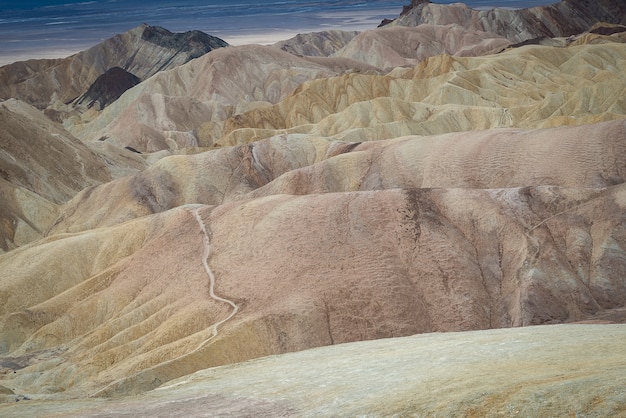 Bunte Lehmschlucht von Zabriskie Point im Nationalpark Death Valley