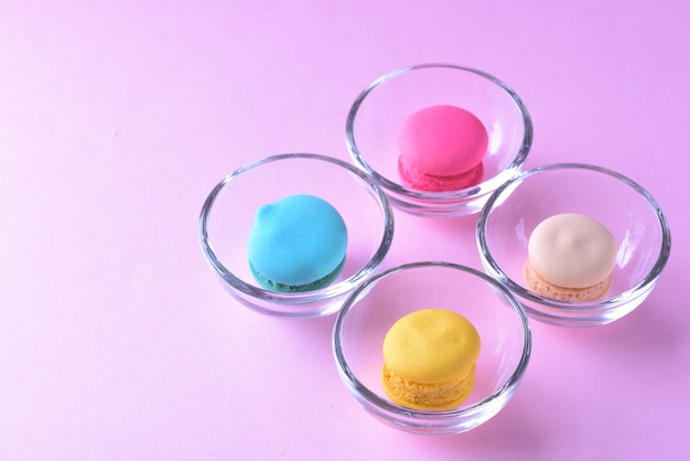 Bunte Macarons oder Makronen