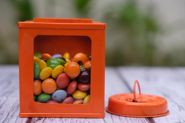 Bunte Pralinen, Bonbons oder Lollies sind Konfekte mit Zucker oder Schokolade