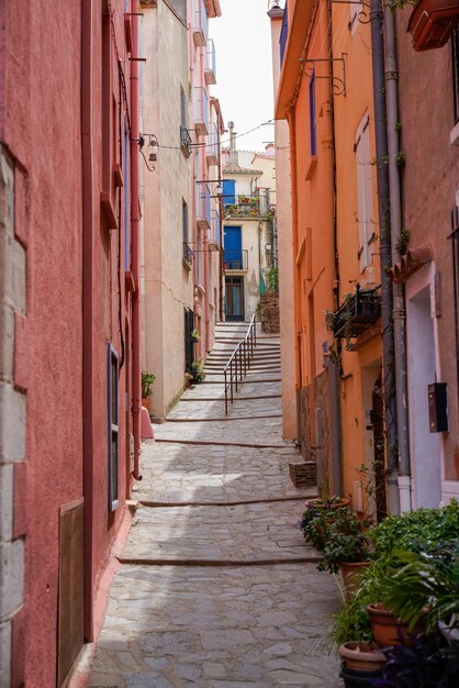 Bunte Straße von Collioure in der Stadt in Frankreich