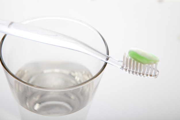 Bunte Zahnbürste für Zahnpflegekonzept