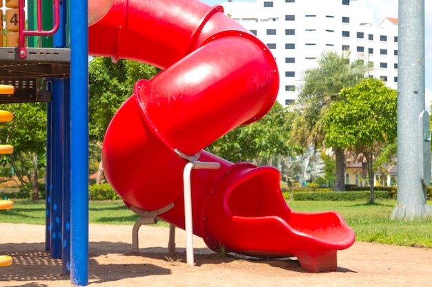 Bunter Spielplatz für Kinder