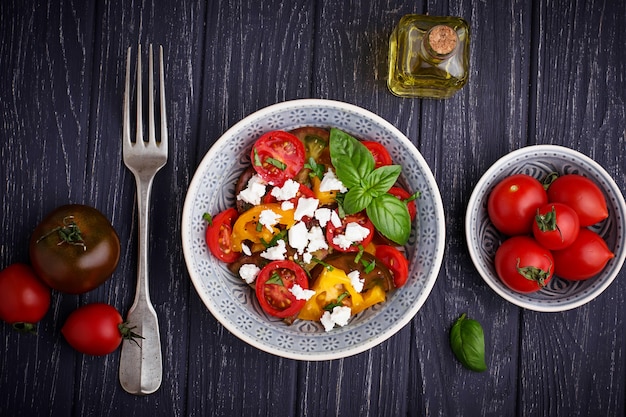 Bunter Tomatensalat mit Feta