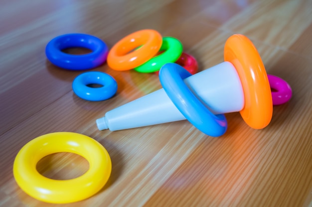 Foto buntes baby plastikspielzeug