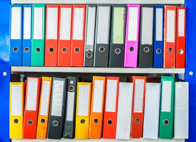 Foto buntes büroordnerdokument