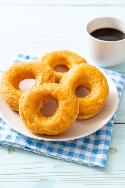 buñuelo con café negro