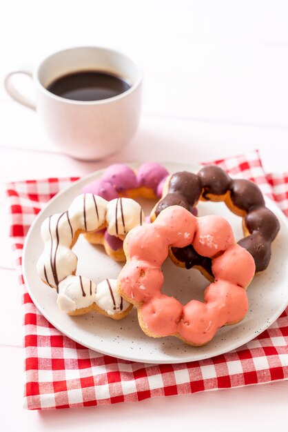 buñuelo con café negro