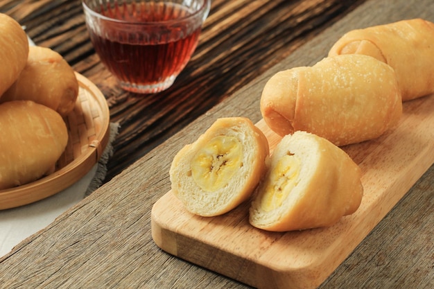 Buñuelo de comida tradicional indonesia Pisang Molen