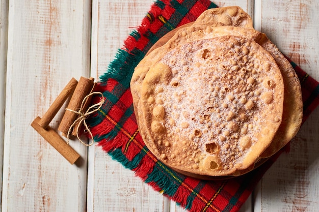 Buñuelos Buñuelos de masa de harina que se fríen