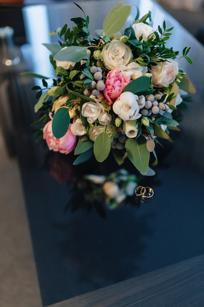 Buquê de casamento e decoração de casamento, flores e arranjos florais de casamento